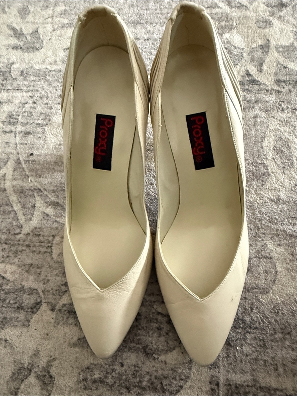 Proxy Cream Pointed-Toe Women's Pumps